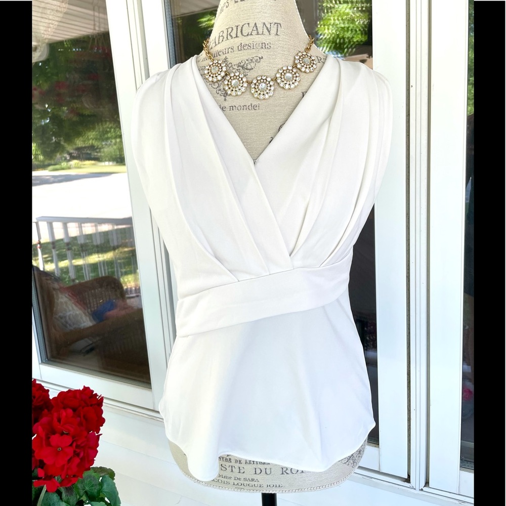 New Women’s Banana Republic Sleeveless Blouse